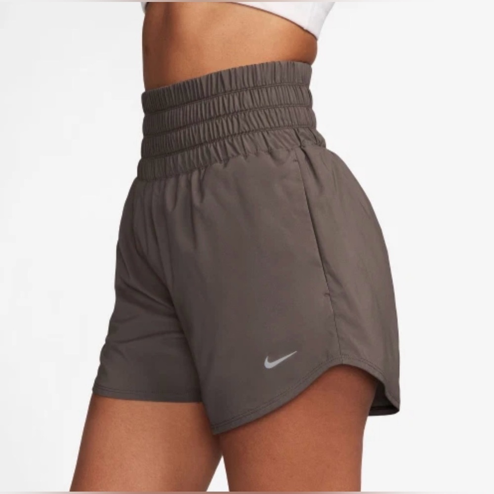 Nike Women’s One Dri-Fit Ultra High Waisted 3” Brown Shorts Size Small - Picture 3 of 6